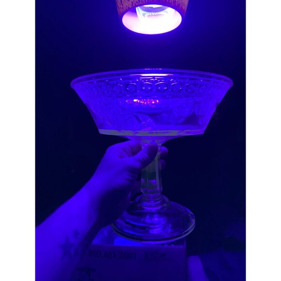 Antique vintage manganese glowing glass compote bowl - chipped vase - Picture 9 of 10